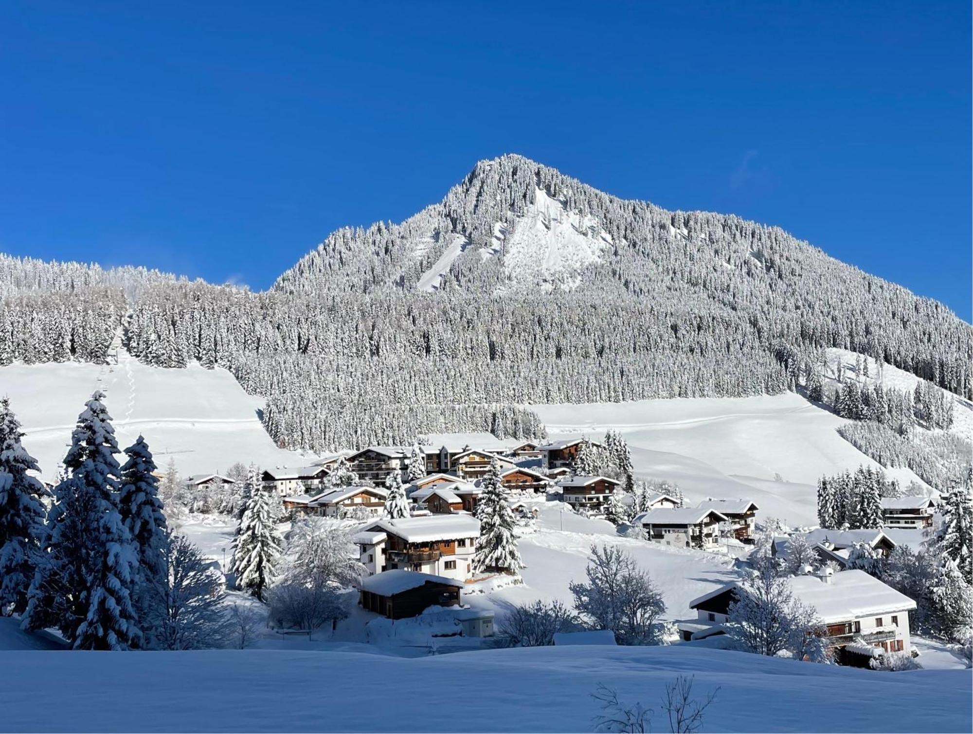 Aparthotels Berwang / Haus Wiesengrund Екстер'єр фото